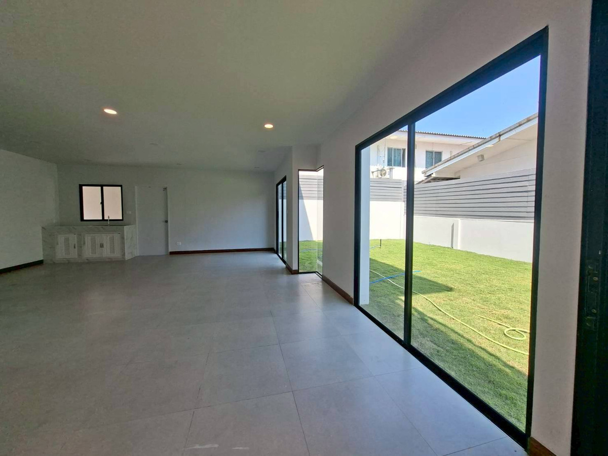 For SaleHouseLadkrabang, Suwannaphum Airport : 2-story detached house for sale, Pruksa We2 Project, On Nut-Rama 9, Soi Chaloem Phrakiat 87, lots of space, ready to move in (N.1980)