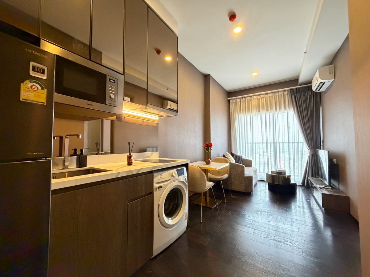 For RentCondoSukhumvit, Asoke, Thonglor : 🤎✨Beautiful, classic, luxurious room, ready to move in, fully furnished, Park Origin Condo Thonglor, 1 bedroom, 1 bathroom, electric curtains, has a bathtub, good location in the heart of Soi Thonglor, convenient travel, with Alphard car to pick up and dr