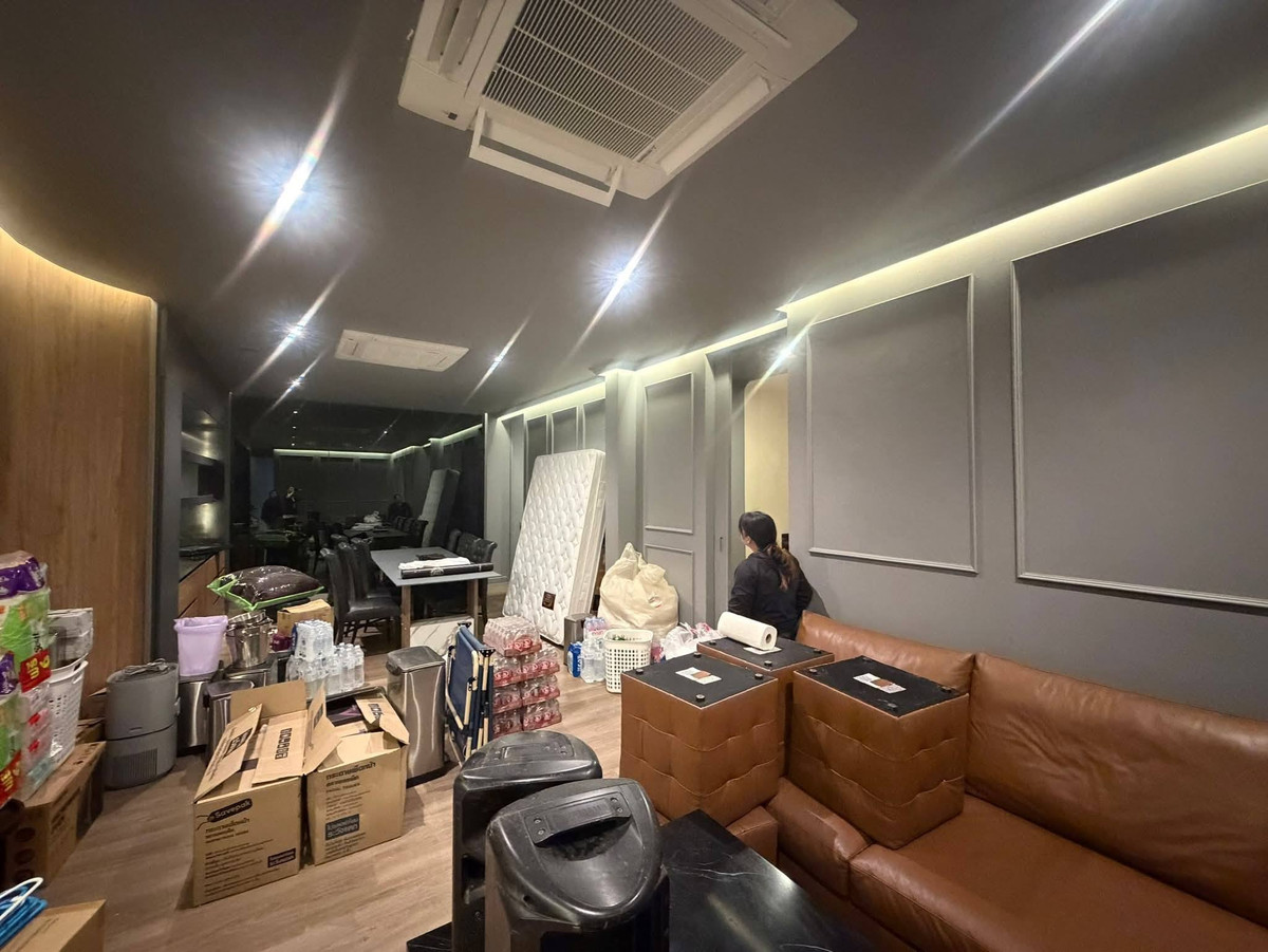 For RentHouseSukhumvit, Asoke, Thonglor : Single House for Rent in Ekkamai Area  Suitable for Residence or Company Registration (SPSEVE1651)