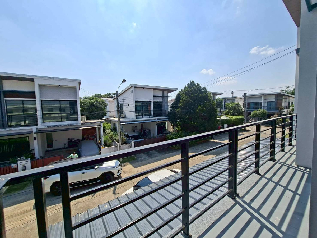 For SaleHouseLadkrabang, Suwannaphum Airport : 2-story detached house for sale, Pruksa We2 Project, On Nut-Rama 9, Soi Chaloem Phrakiat 87, lots of space, ready to move in (N.1980)