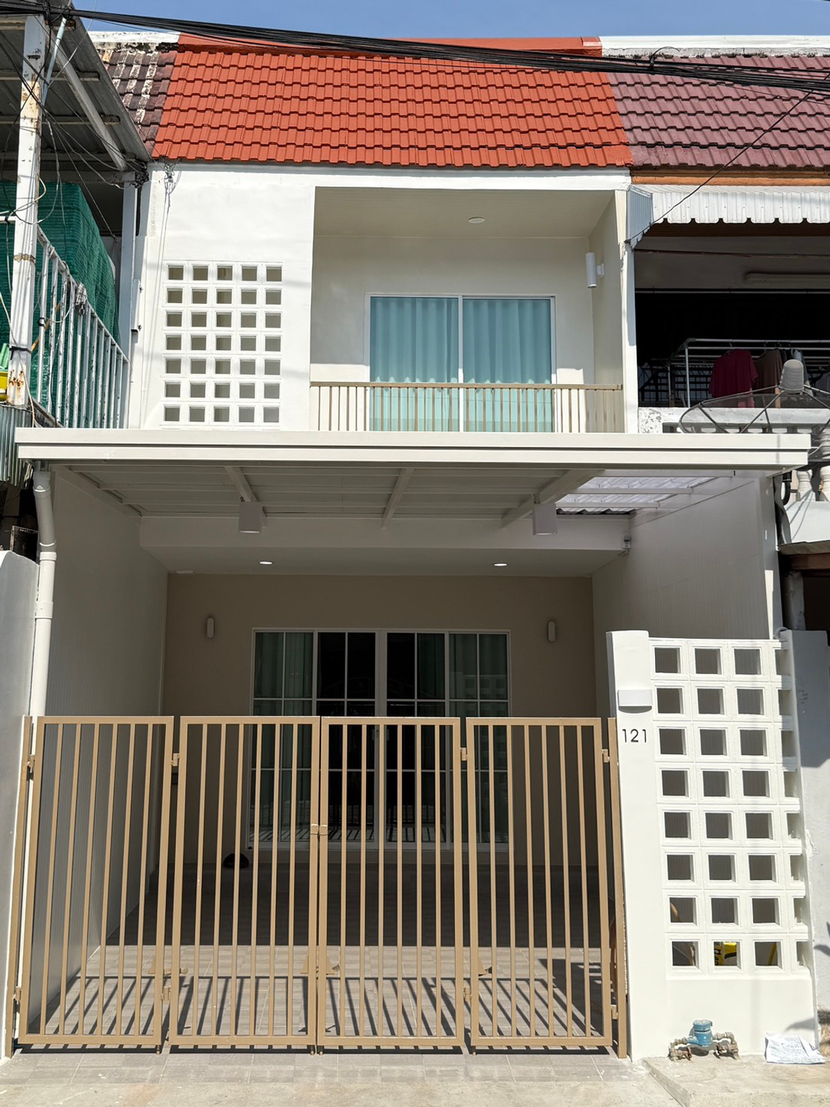 For SaleTownhomeKaset Nawamin,Ladplakao : House for sale!!  Sena Villa Village (Soi Lat Pla Khao 48) Ready to move in, beautifully decorated.