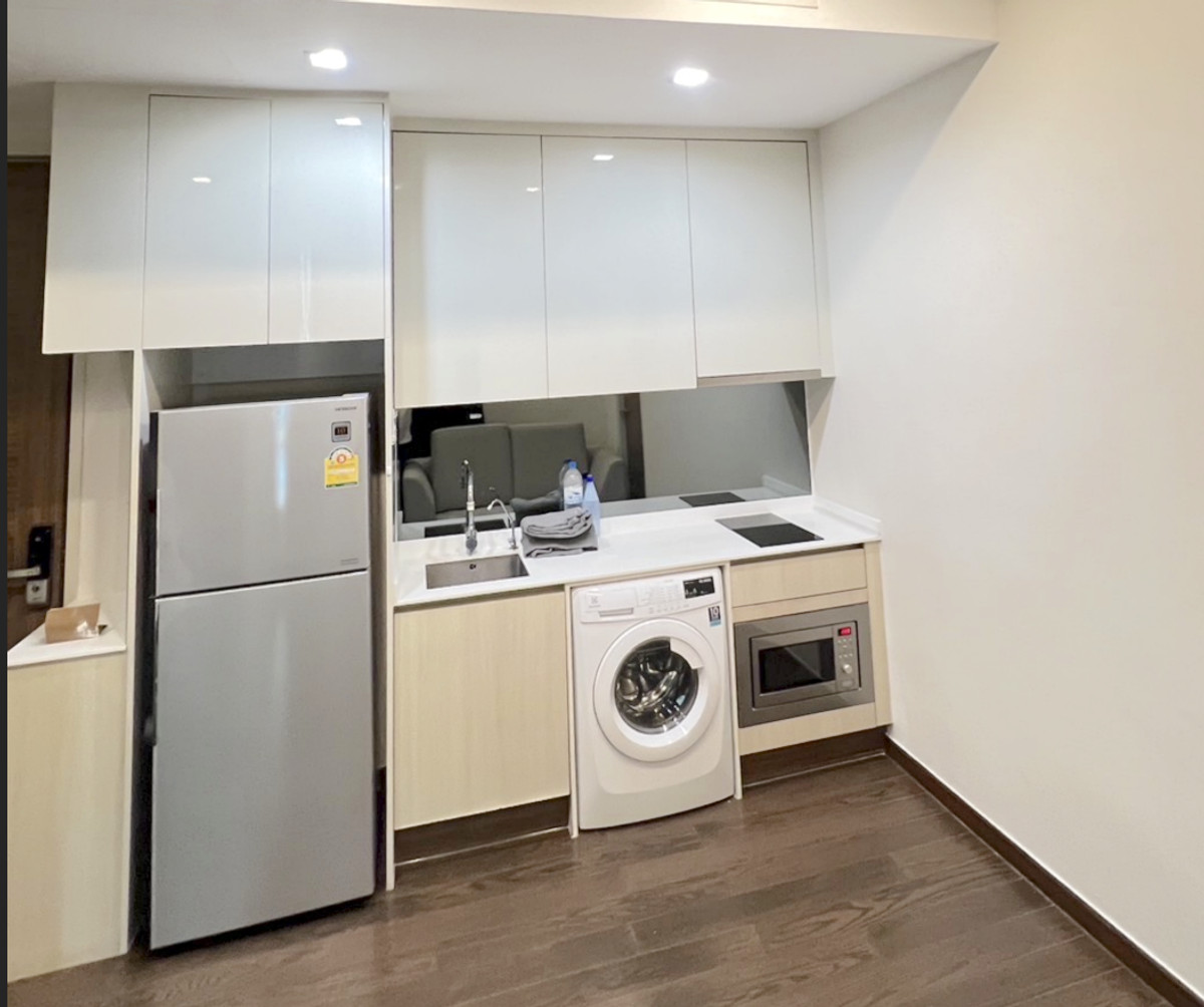 For RentCondoRama9, Petchburi, RCA : 🔥 Urgent rent 🔥 Beautiful room, new, cheapest, corner room, hottest project   Ready to move into the last room. Call 0619824959