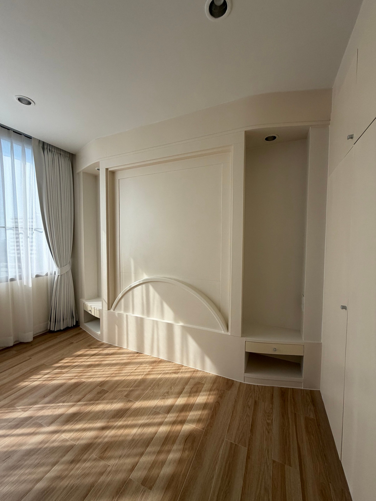 For RentCondoWongwianyai, Charoennakor : 🤎🐻The Riverhouse Condo🐻🤎 3 Beds 3 Baths , Rental 80,000 Baht