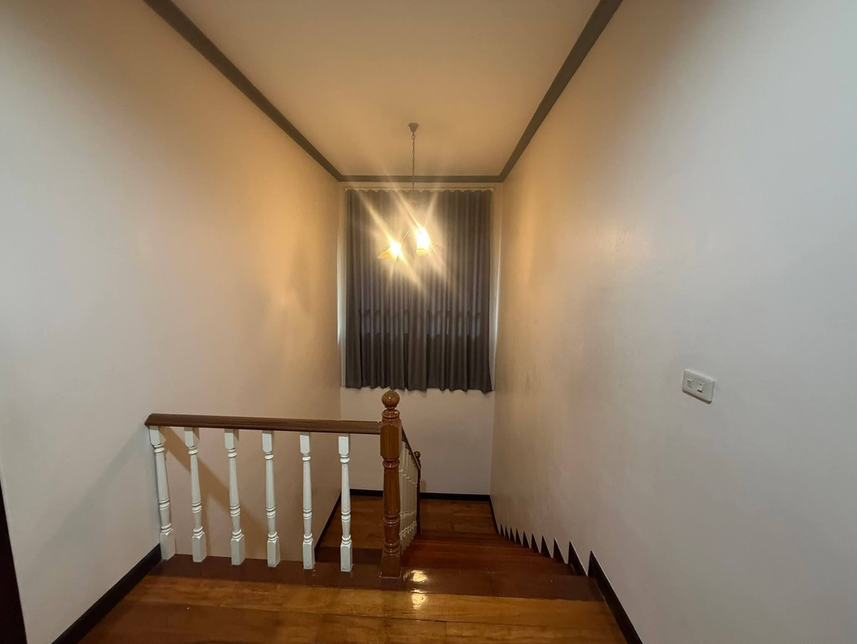 For RentHouseSukhumvit, Asoke, Thonglor : Single House for Rent in Ekkamai Area  Suitable for Residence or Company Registration (SPSEVE1651)