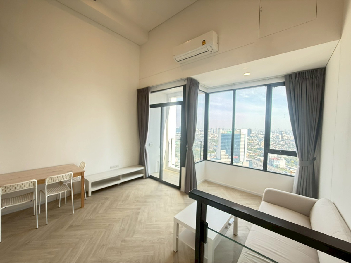 ให้เช่าคอนโดพระราม 9 เพชรบุรีตัดใหม่ RCA : Landmark at MRTA station RAMA9 (ไซมิส พระราม9)