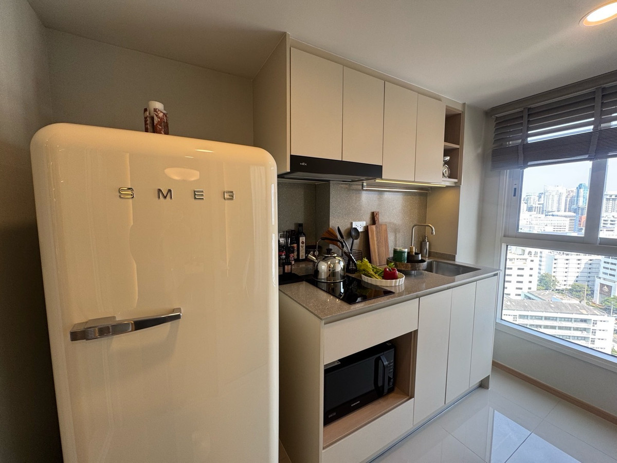 ขายคอนโดสยาม จุฬา สามย่าน : 🏙 For Sale: Culture Chula2 Bed, 1 Bath Size 56 sq.m.Closed kitchen Phat: 064-642-8664Nui: 094-624-2014