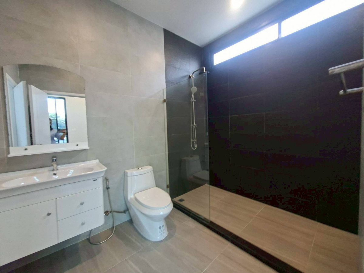 For SaleHouseLadkrabang, Suwannaphum Airport : 2-story detached house for sale, Pruksa We2 Project, On Nut-Rama 9, Soi Chaloem Phrakiat 87, lots of space, ready to move in (N.1980)