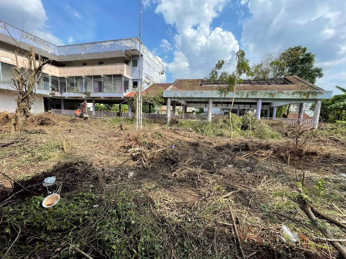 For RentWarehouseBang kae, Phetkasem : Former school building for rent (Bang Waek Road), potential location between Kanchanaphisek Road - Phutthamonthon Sai 2 Road. Opportunity for those looking for a large space to conduct their desired business/project. “The building is ready for use” and ca