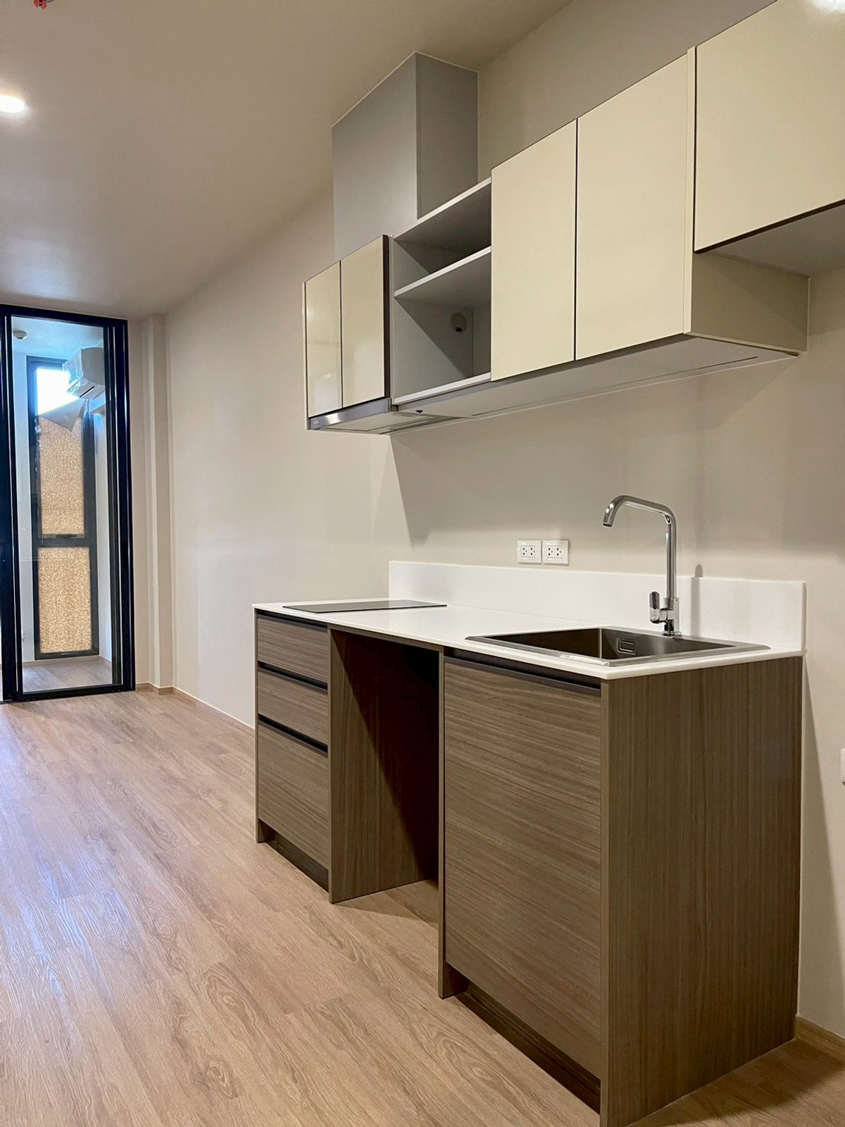 For SaleCondoSathorn, Narathiwat : The Issara Sathorn special price 5.25 million baht* (normal price 7.3 MB*)