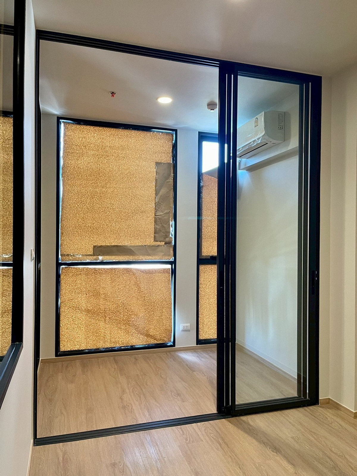 For SaleCondoSathorn, Narathiwat : The Issara Sathorn special price 5.25 million baht* (normal price 7.3 MB*)