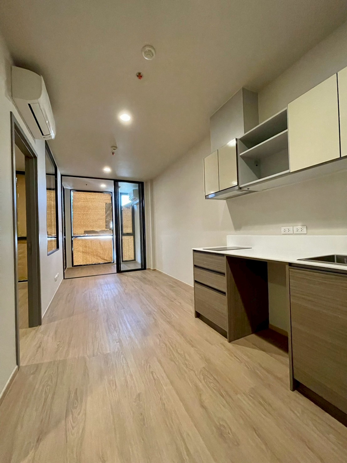 For SaleCondoSathorn, Narathiwat : The Issara Sathorn special price 5.25 million baht* (normal price 7.3 MB*)