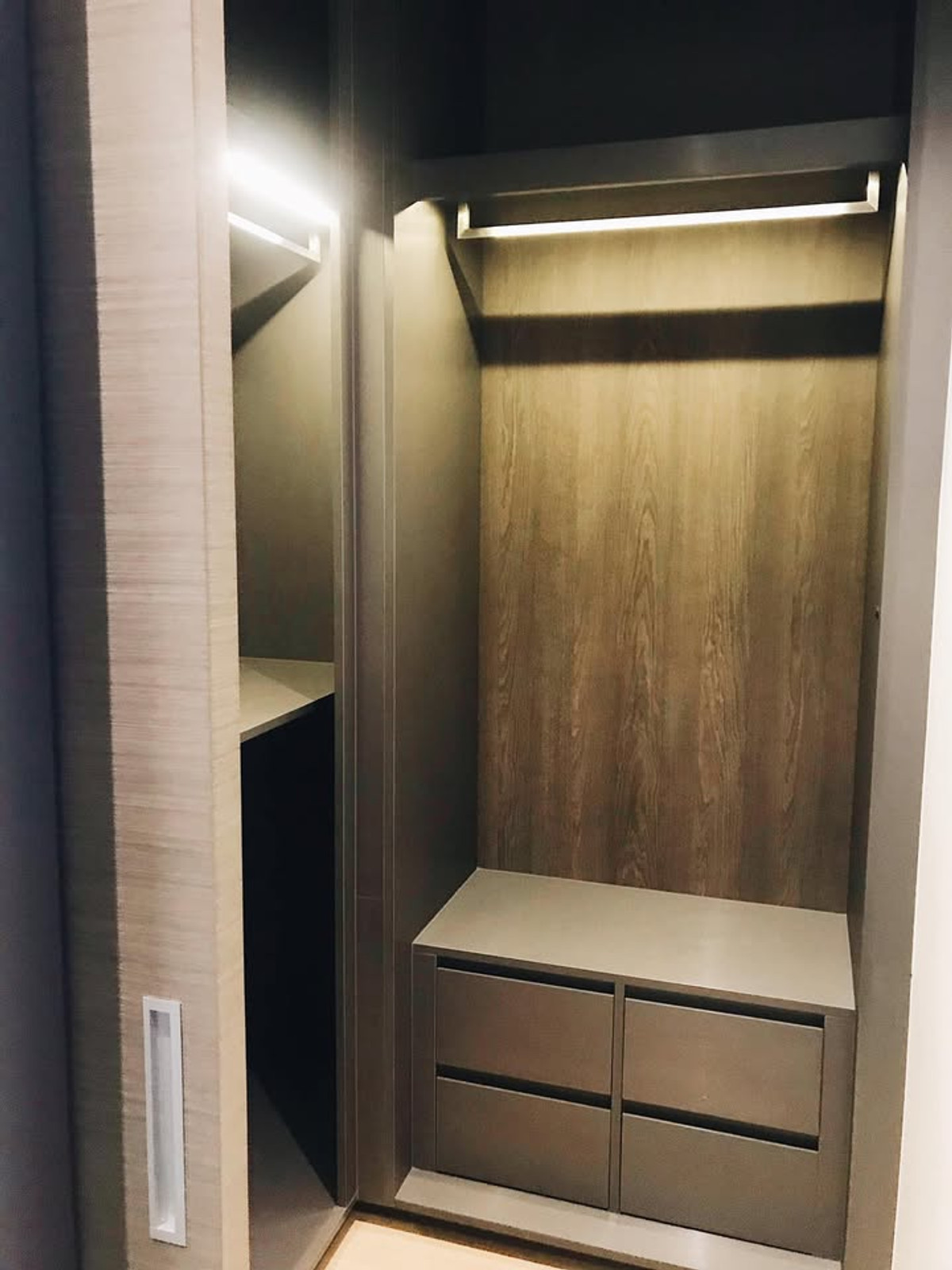 ให้เช่าคอนโดวิทยุ ชิดลม หลังสวน : !! ห้องสวย ให้เช่าคอนโด 28 Chidlom ใกล้ BTS ชิดลม