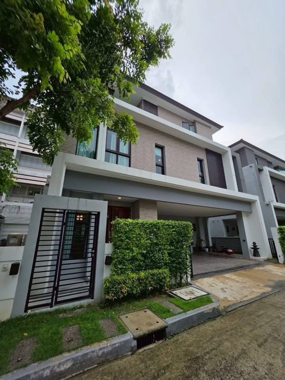 ให้เช่าบ้านลาดพร้าว101 แฮปปี้แลนด์ : 🌟บ้านเช่าหรูให้เช่า4 ห้องนอน The Cityเอกมัย-ลาดพร้าว Ready to move ติดโรงเรียนบดินทรเดชา (สิงห์ สิงหเสนี)🌟
