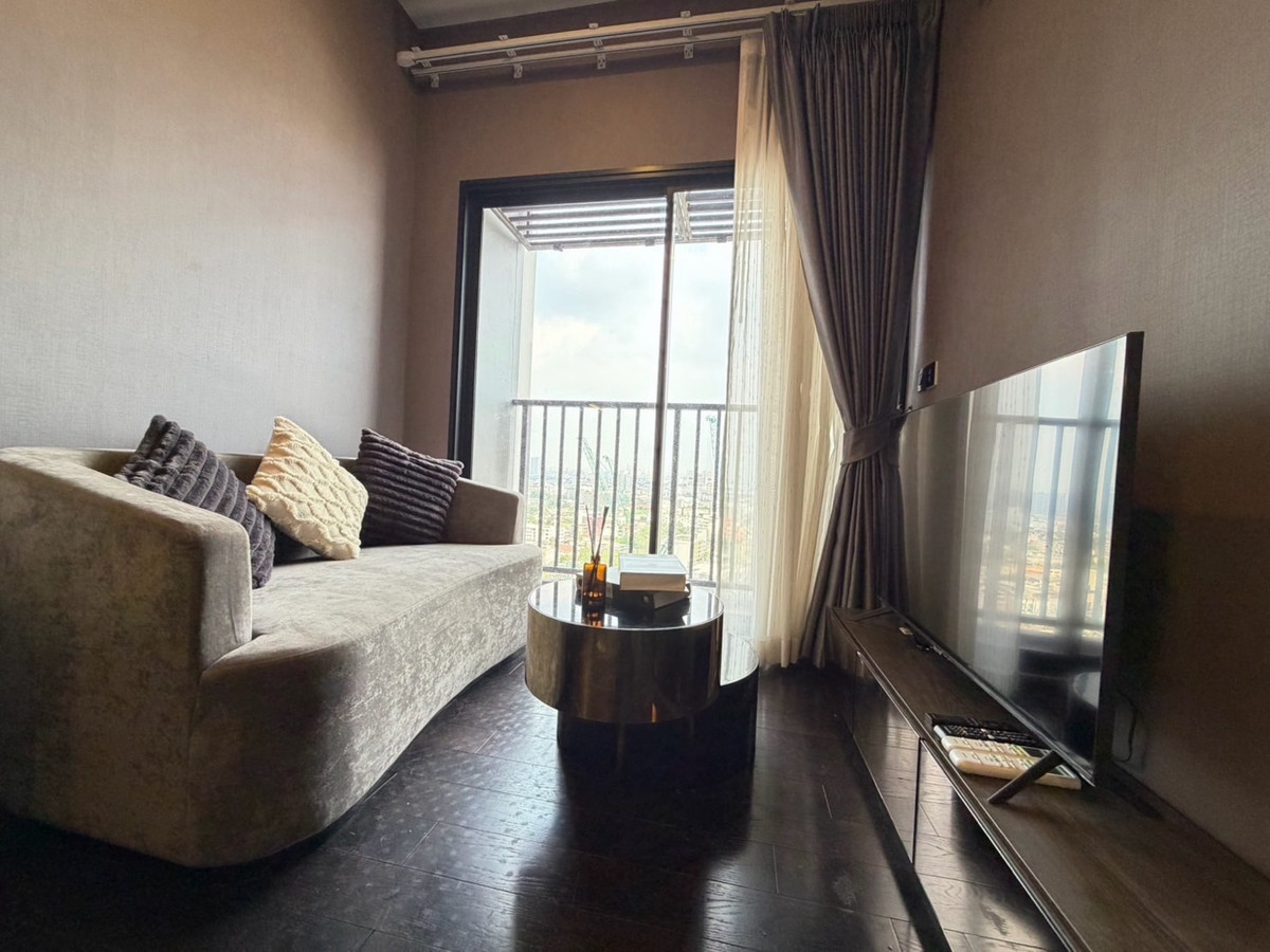 For RentCondoSukhumvit, Asoke, Thonglor : 🤎✨Beautiful, classic, luxurious room, ready to move in, fully furnished, Park Origin Condo Thonglor, 1 bedroom, 1 bathroom, electric curtains, has a bathtub, good location in the heart of Soi Thonglor, convenient travel, with Alphard car to pick up and dr