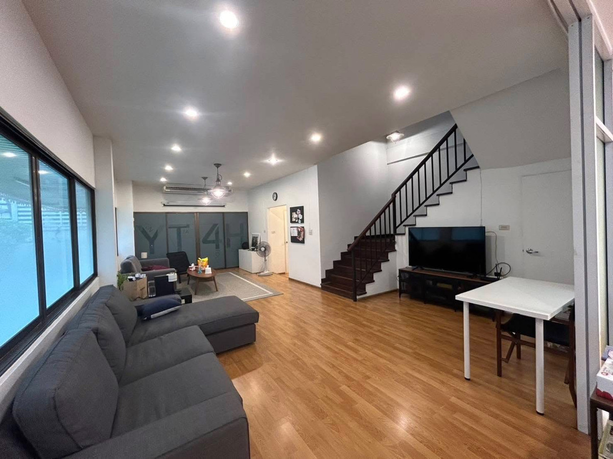 ให้เช่าทาวน์โฮมรามคำแหง หัวหมาก : ให้เช่าทาวน์โฮม/โฮมออฟฟิศ หมู่บ้านศรีวรา Town in Town ลาดพร้าว 94