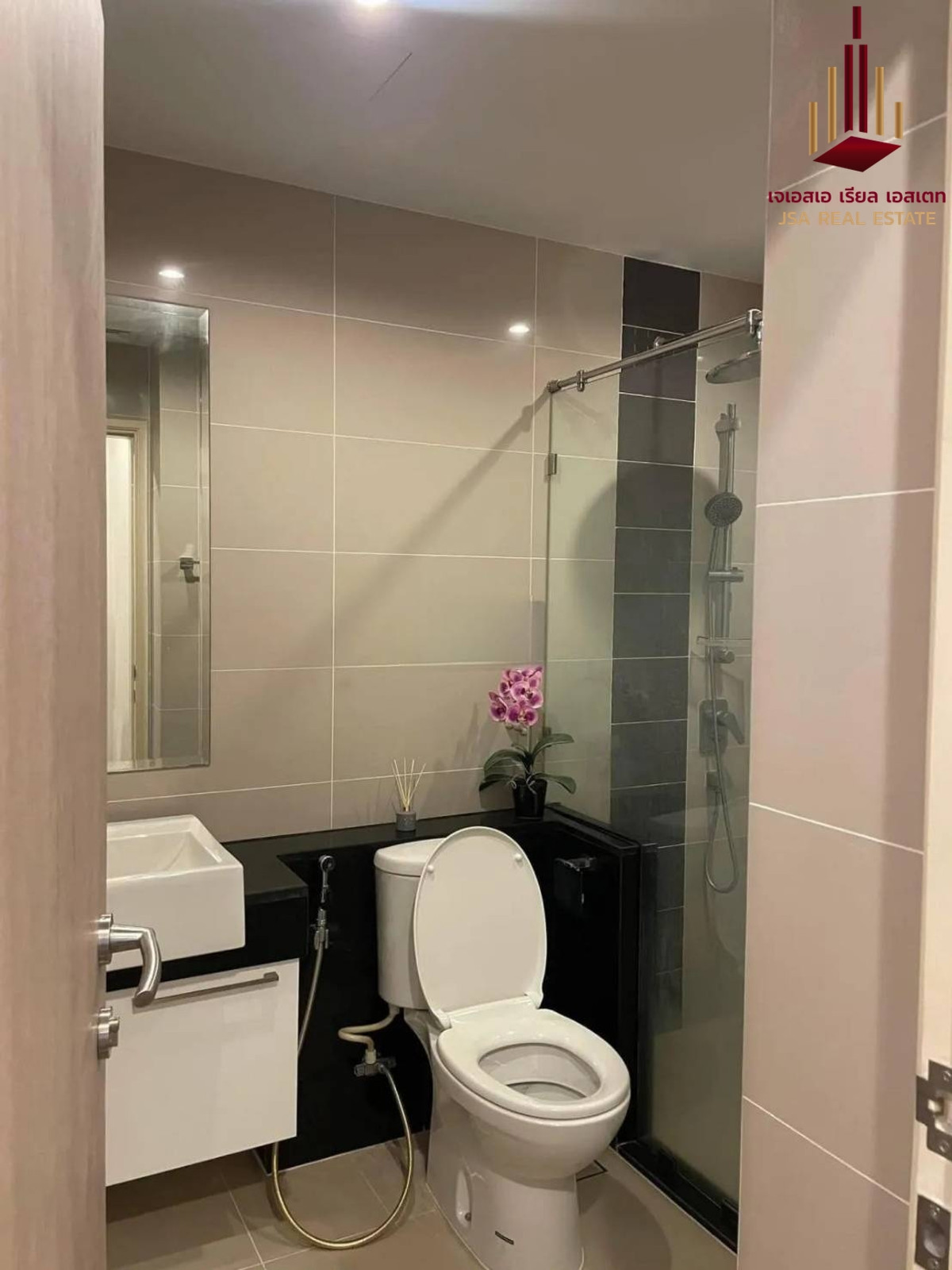 ขายคอนโดสาทร นราธิวาส : ✨ For Sale: Supalai Lite Sathorn-Charoenrat Condo ✨ 💰 Only 3,350,000 THB