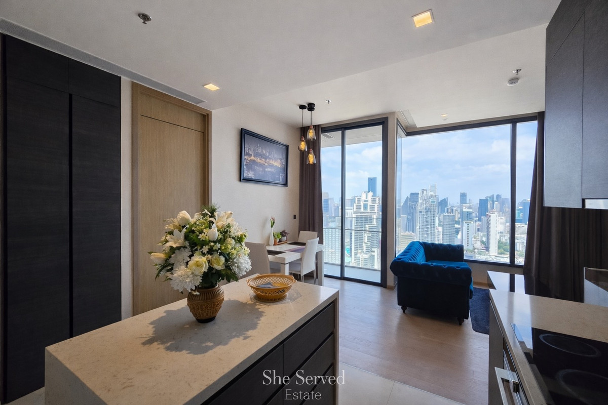 For RentCondoSukhumvit, Asoke, Thonglor : ◈ The Esse Asoke ◈ High-floor luxury condo on 30+ floor with beautiful city view, fully furnished and ready to move in. Spacious layout with premium living experience in prime Asoke location.