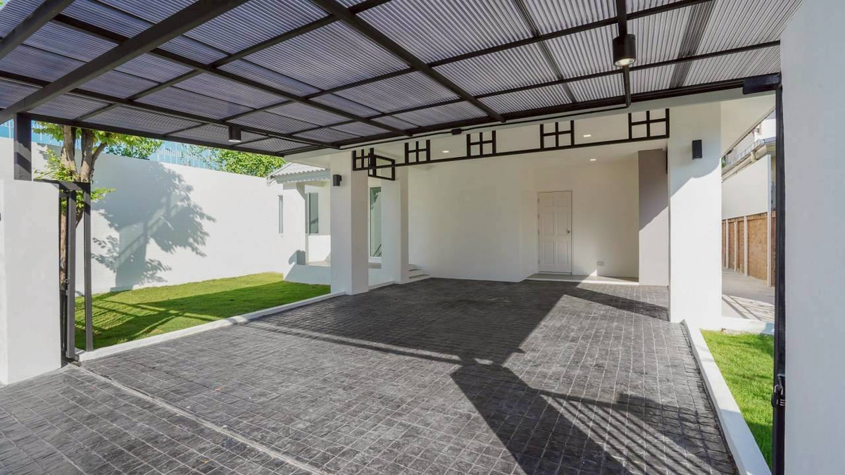 For SaleHouseKaset Nawamin,Ladplakao : Single house for sale, Parinyada Kaset-Nawamin Chaemchan project (corner house), Central Eastville, The Crystal Ekkamai-Ramindra,