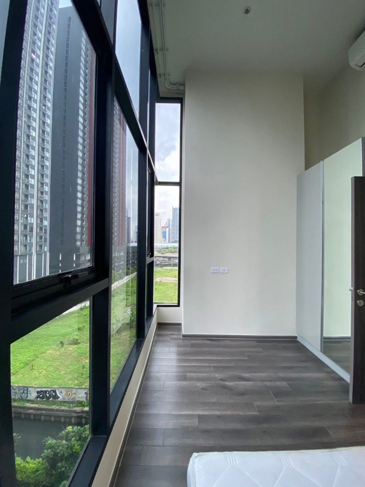 For SaleCondoRama9, Petchburi, RCA : 🏢 Knightsbridge Space Rama 9 | 2 Bedrooms, High Ceiling, City View  7.5 Mb. (Free transfer) 📞 065-626-5636 (Kie)