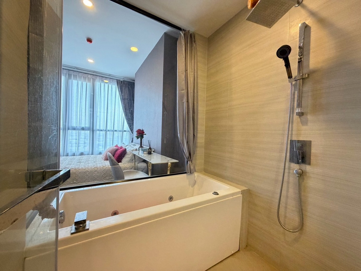 For RentCondoSukhumvit, Asoke, Thonglor : 🤎✨Beautiful, classic, luxurious room, ready to move in, fully furnished, Park Origin Condo Thonglor, 1 bedroom, 1 bathroom, electric curtains, has a bathtub, good location in the heart of Soi Thonglor, convenient travel, with Alphard car to pick up and dr