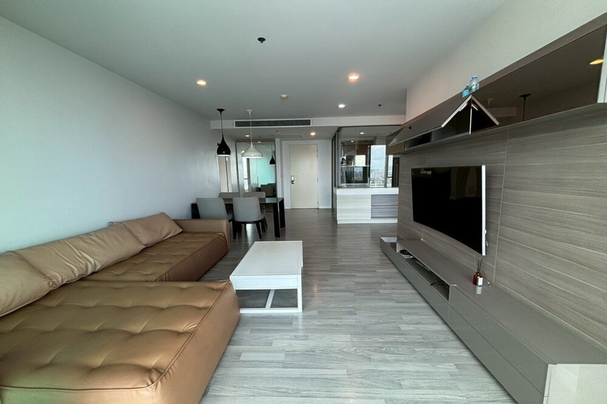 For SaleCondoWongwianyai, Charoennakor : 🔥 For Sale !! corner room, Wide balcony !! 🔥 Code C20221204492..........The Room BTS Wongwian Yai, 2 bedroom, 2 bathroom, high floor 20++, furnished, Special Deal!!📣📣