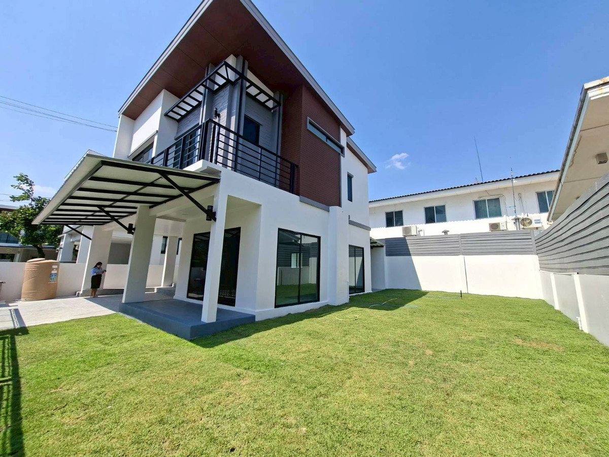 For SaleHouseLadkrabang, Suwannaphum Airport : 2-story detached house for sale, Pruksa We2 Project, On Nut-Rama 9, Soi Chaloem Phrakiat 87, lots of space, ready to move in (N.1980)