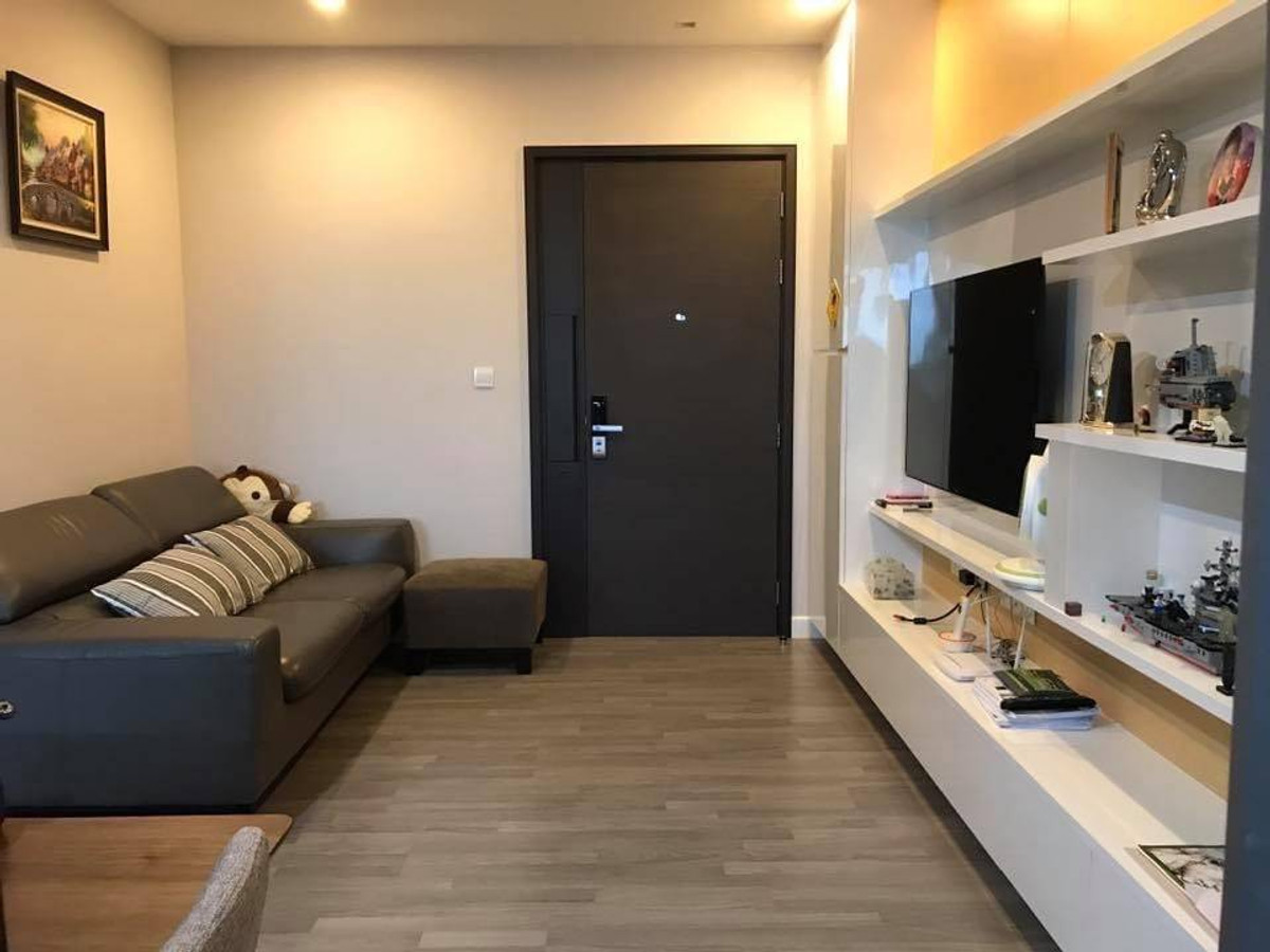 For RentCondoSiam Paragon ,Chulalongkorn,Samyan : !! Beautiful room for rent, Condo The Room Rama 4 (The Room Rama 4), near MRT Hua Lamphong.