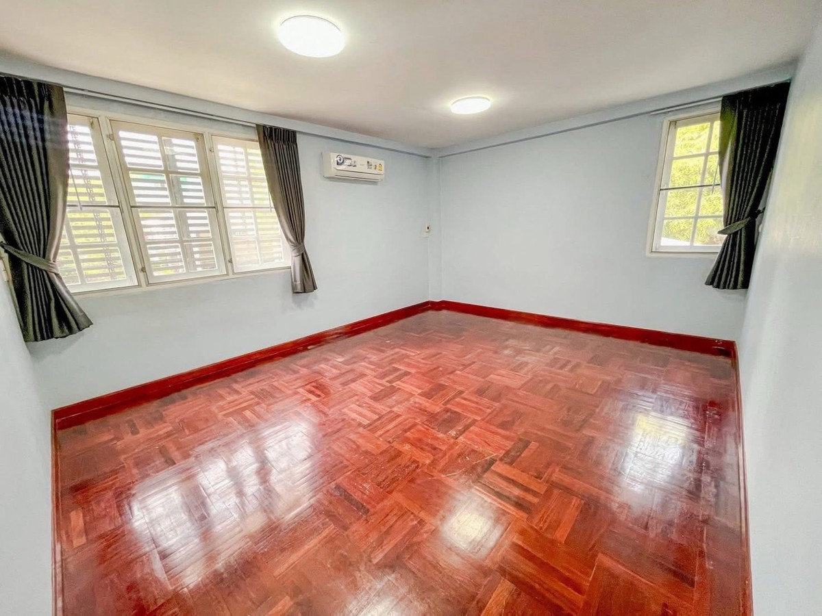 ให้เช่าโฮมออฟฟิศนวมินทร์ รามอินทรา : ให้เช่า โฮมออฟฟิศ บ้านเดี่ยว @ รามอินทรา 42 จอดรถได้ 6 คัน สามารถ จดบริษัท /หรือ เช่าประกอบธุรกิจได้