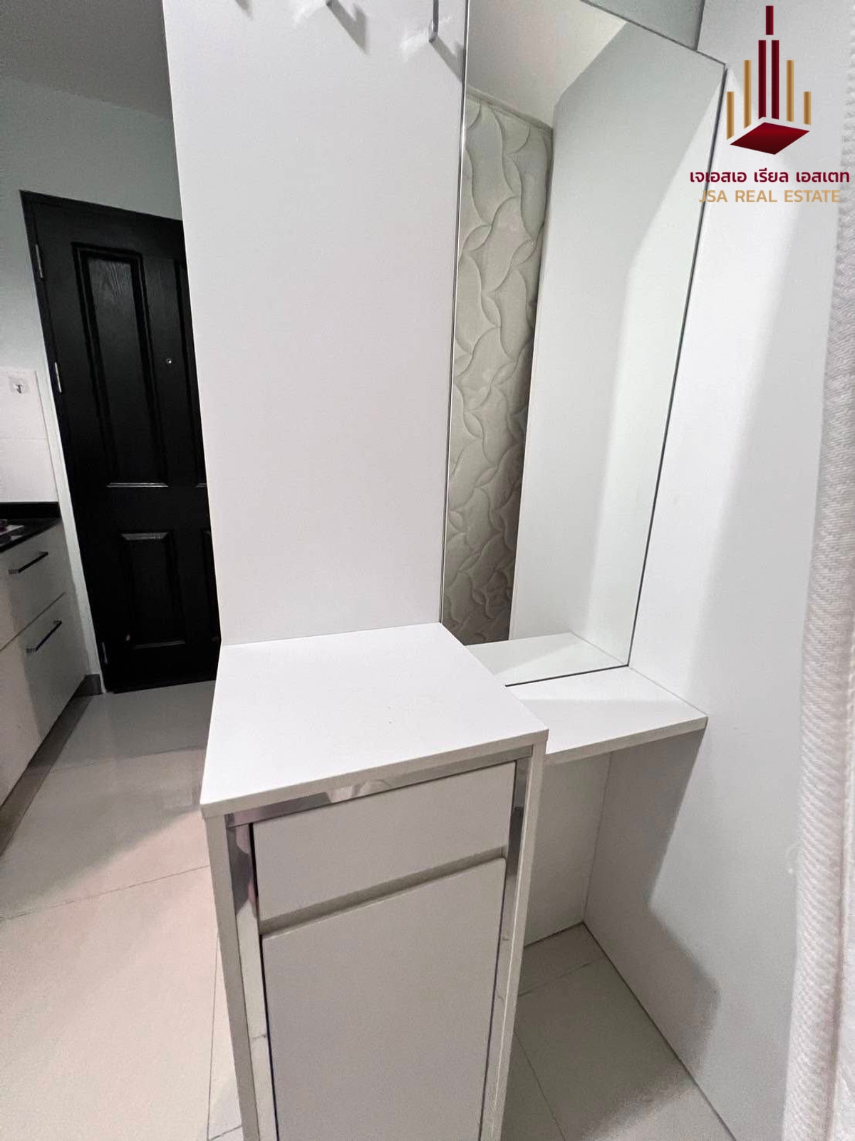 For RentCondoRatchadapisek, Huaikwang, Suttisan : ✨ For Rent: The Kris Extra 4 Condo ✨ 💰 Only 10,000 THB/month