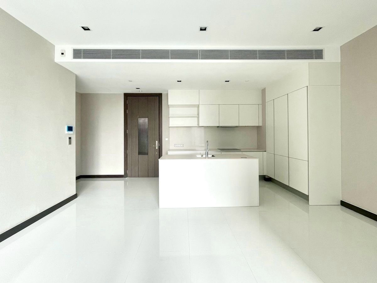 ขายคอนโดนานา : 🏙️✨ Ultra Luxury ใจกลางสุขุมวิท เชื่อม BTS นานา ด้วย Skywalk | 2 ห้องนอน เพียง 20 MB 📲 095-9299924 (K.เบนซ์) 