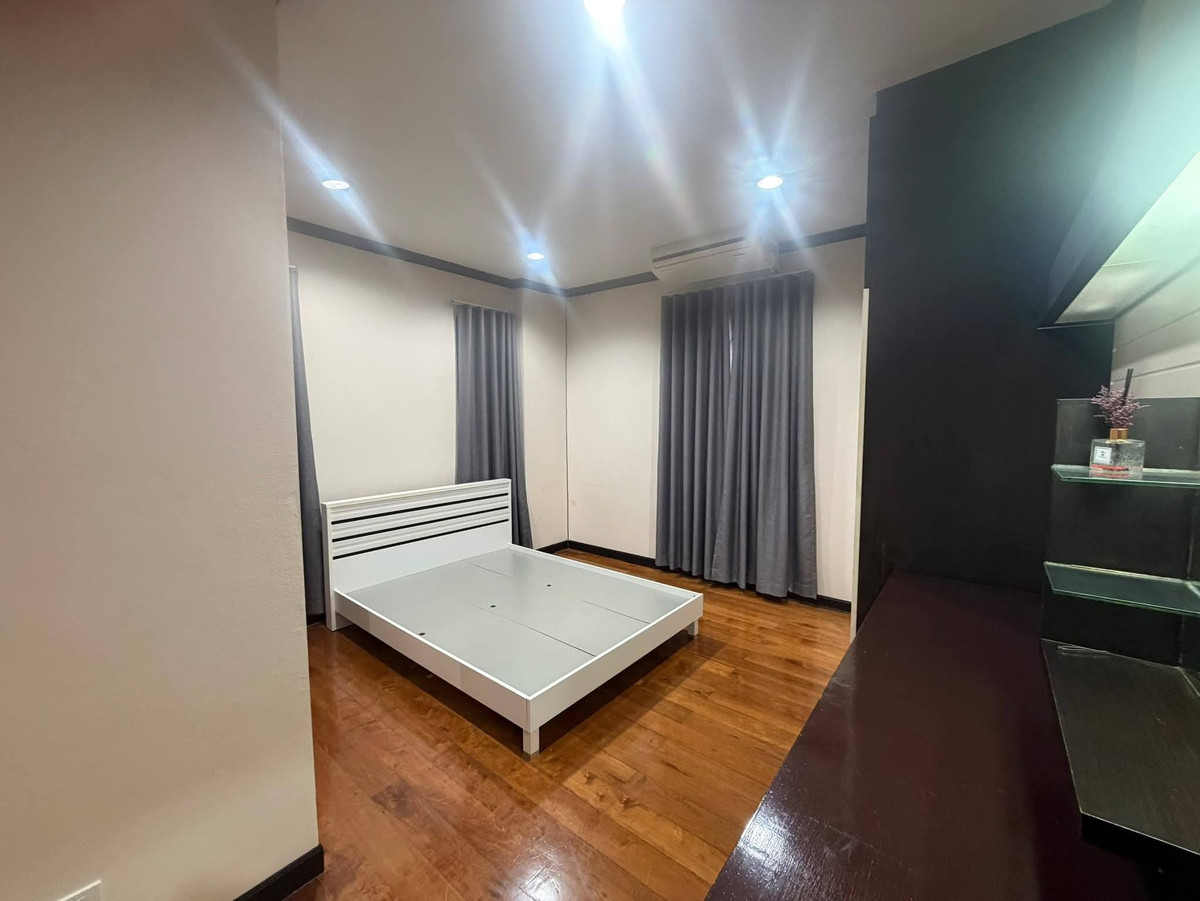 For RentHouseSukhumvit, Asoke, Thonglor : Single House for Rent in Ekkamai Area  Suitable for Residence or Company Registration (SPSEVE1651)