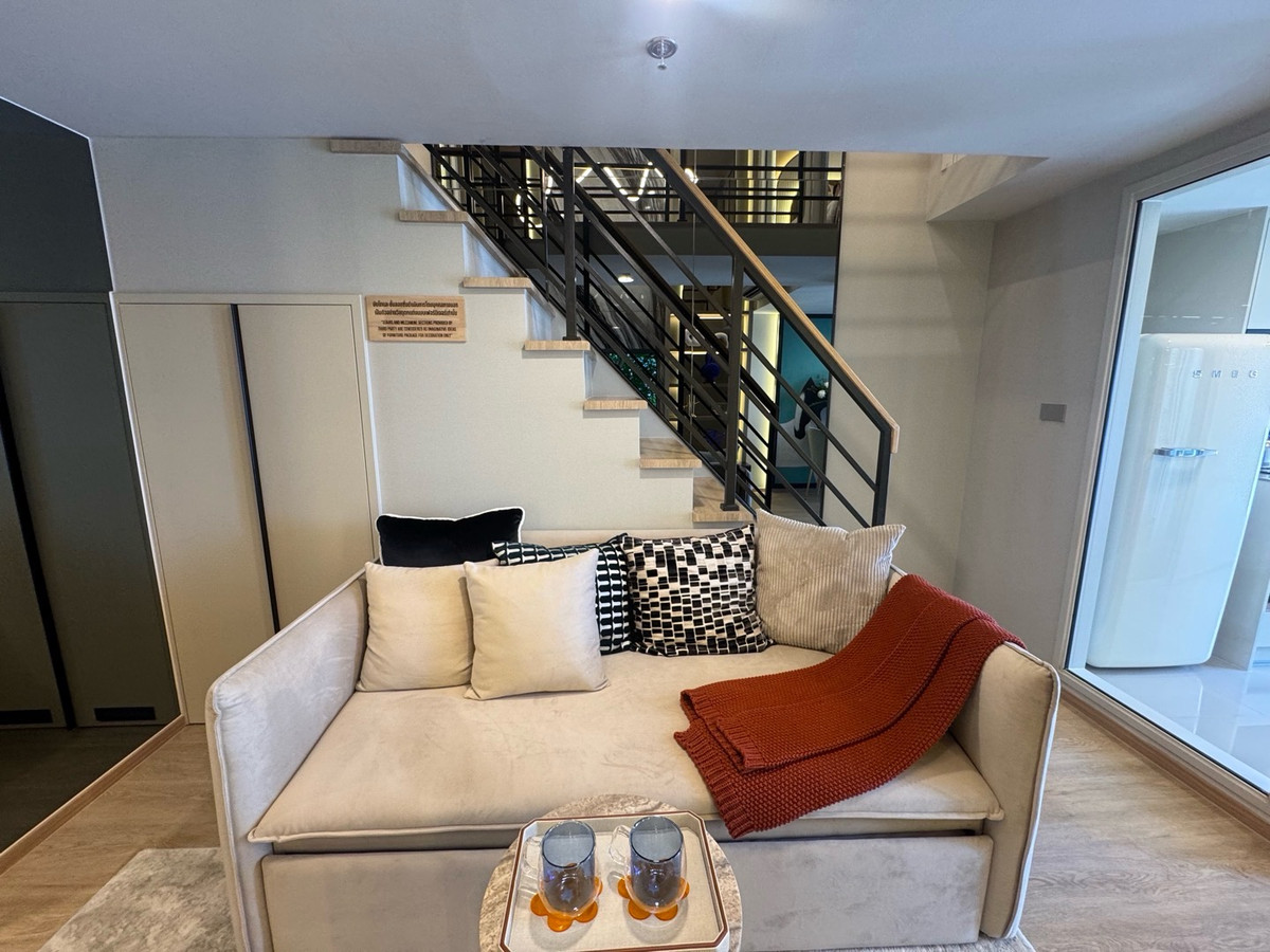 ขายคอนโดสยาม จุฬา สามย่าน : 🏙 For Sale: Culture Chula2 Bed, 1 Bath Size 56 sq.m.Closed kitchen Phat: 064-642-8664Nui: 094-624-2014