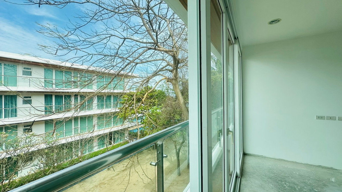 For SaleCondoHuahin, Prachuap Khiri Khan, Pran Buri : 🔥 Condo for sale next to the sea, open view, nothing blocking it, Hua Hin 🔥 Big room, small unit, private, suitable for living or a vacation home.