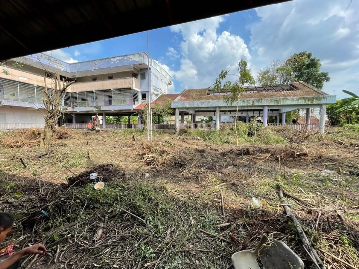 For RentWarehouseBang kae, Phetkasem : Former school building for rent (Bang Waek Road), potential location between Kanchanaphisek Road - Phutthamonthon Sai 2 Road. Opportunity for those looking for a large space to conduct their desired business/project. “The building is ready for use” and ca