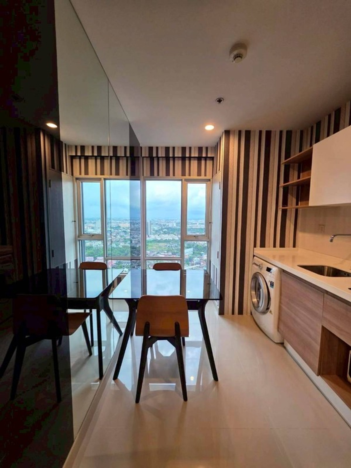 ขายคอนโดรัตนาธิเบศร์ สนามบินน้ำ พระนั่งเกล้า : 💖💖ขายห้องสวย Centric Tiwanon Station / 1 ห้องนอน ขนาด 32 ตรม ราคาเพียง 1.79 ล้านบาท// สนใจสอบถามได้นะคะ  LINE  ID = atfirm2010  💖💖