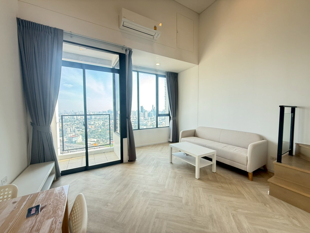 ให้เช่าคอนโดพระราม 9 เพชรบุรีตัดใหม่ RCA : Landmark at MRTA station RAMA9 (ไซมิส พระราม9)