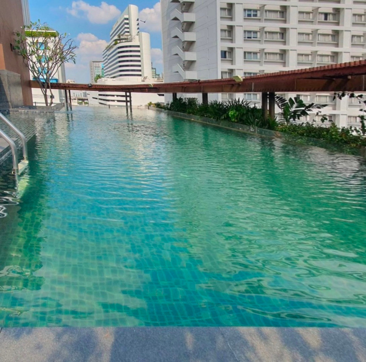 ขายคอนโดวิทยุ ชิดลม หลังสวน : 🏢 Focus Ploenchit | 1 นอน 48 ตร.ม. ใกล้ BTS เพลินจิต ราคาขาย 5.49 ล้านบาท 📞: 065-626-5636 (คุณกี้)