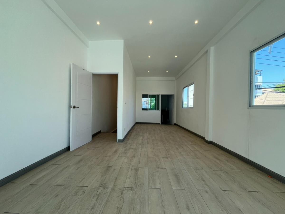 ขายทาวน์โฮมโชคชัย4 ลาดพร้าว71 : 🏡 ทาวน์โฮม ลาดพร้าว 48 | ใกล้ MRT สุทธิสาร รีโนเวทใหม่ ขาย 3.5 ล้านบาท 📞: 065-626-5636 (คุณกี้)