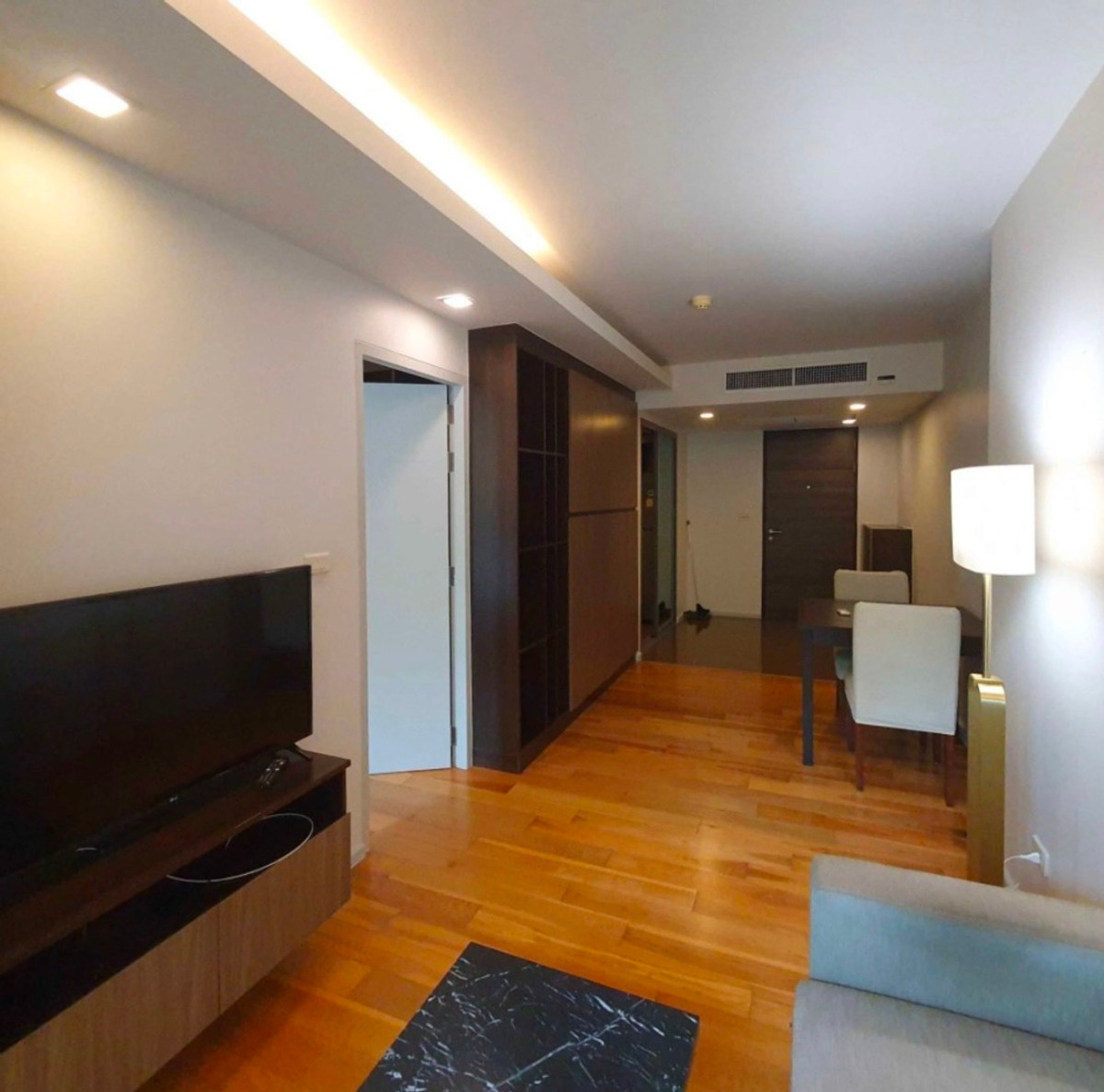 ขายคอนโดวิทยุ ชิดลม หลังสวน : 🏢 Focus Ploenchit | 1 นอน 48 ตร.ม. ใกล้ BTS เพลินจิต ราคาขาย 5.49 ล้านบาท 📞: 065-626-5636 (คุณกี้)