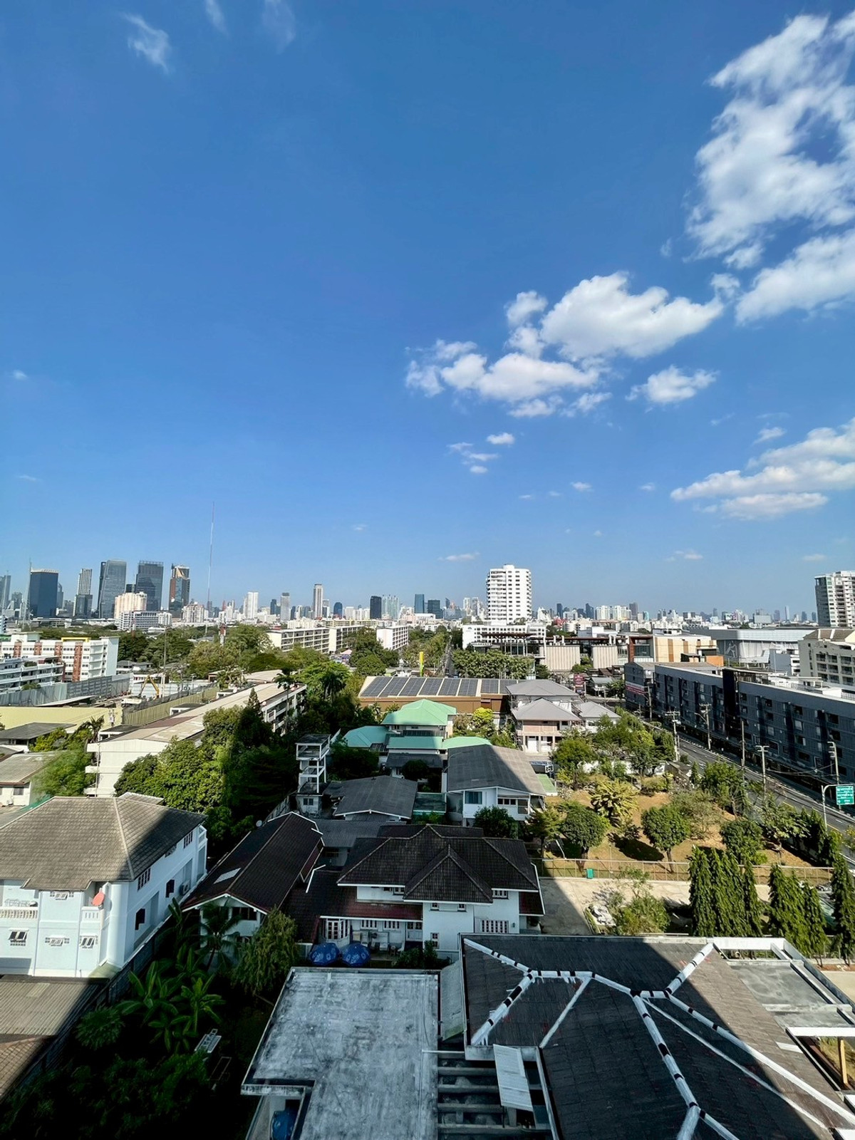 For SaleCondoSathorn, Narathiwat : The Issara Sathorn special price 5.25 million baht* (normal price 7.3 MB*)