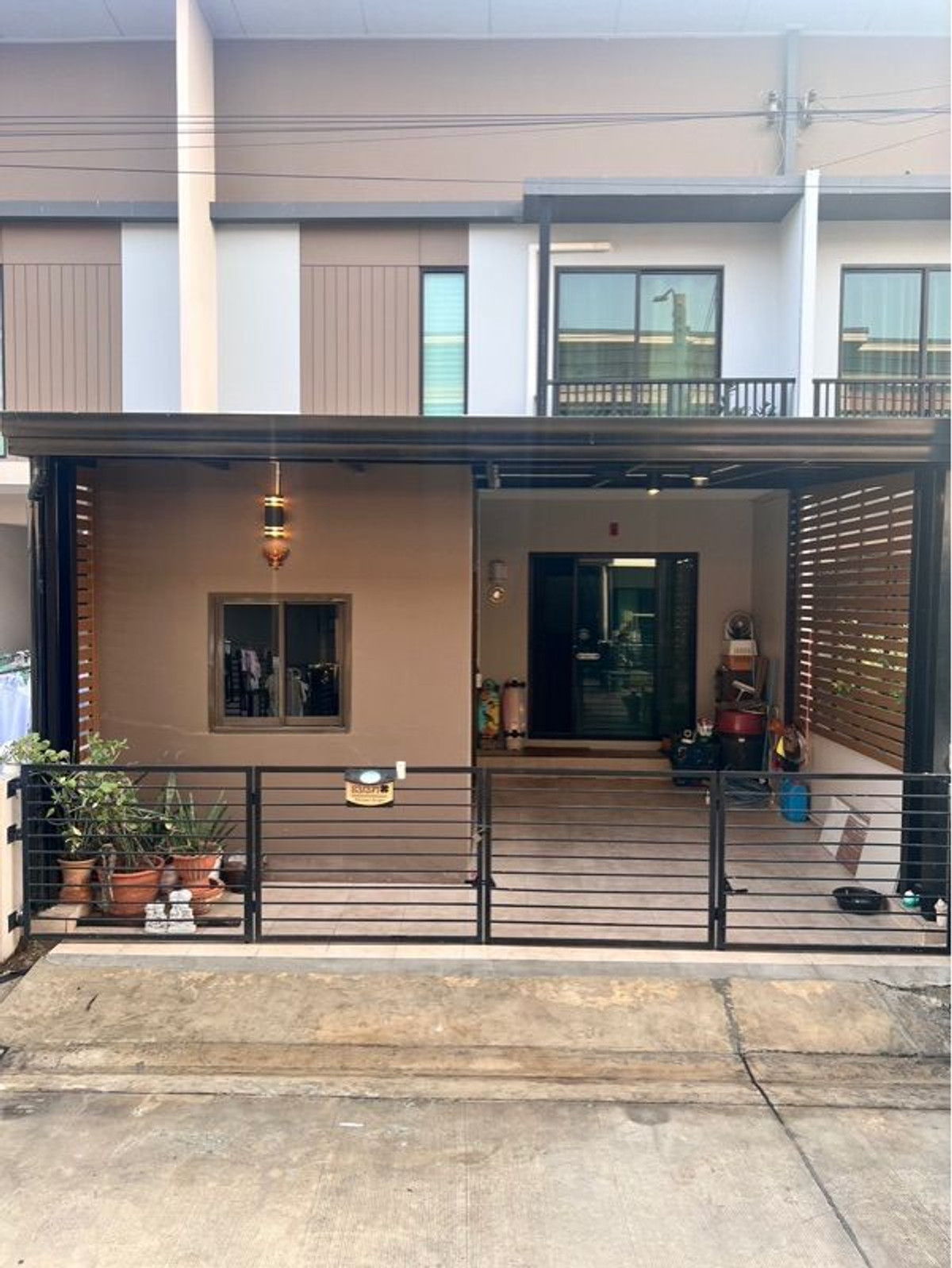 For SaleTownhomeBangna, Bearing, Lasalle : 18.5 sq m, 2 bedrooms, 3 bathrooms, 2-story townhome, Mettown Bangna.