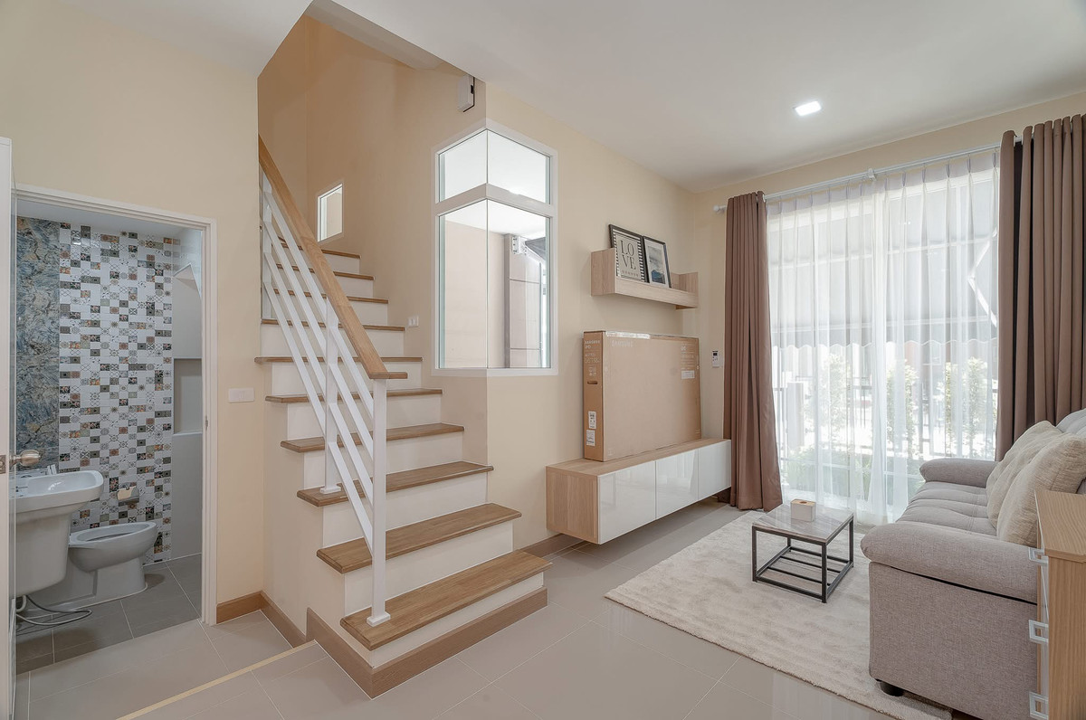 For RentTownhomePathum Thani,Rangsit, Thammasat : Townhouse for rent ✨ Golden Town Future-Rangsit ✨ 3 bedrooms, 2 bathrooms, fully furnished and equipped with appliances.