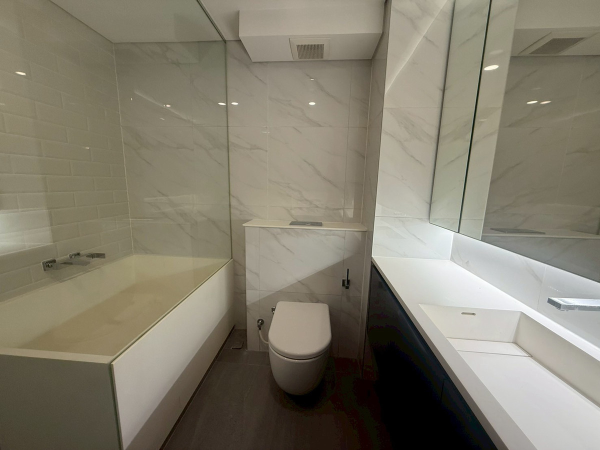 ให้เช่าคอนโดพระราม 9 เพชรบุรีตัดใหม่ RCA : Landmark at MRTA station RAMA9 (ไซมิส พระราม9)