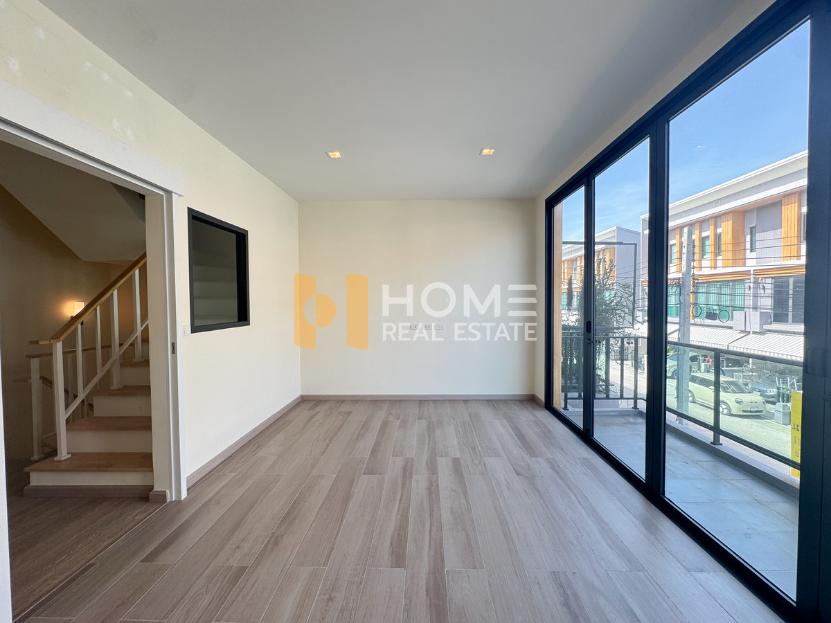 ขายทาวน์โฮมพัฒนาการ ศรีนครินทร์ : ขายด่วน ราคาดีสุดในโครงการ บนที่ดินใหญ่ 28 ตารางวา  🔥 ไอเจ้นท์ พรีเมียม ทาวน์โฮม พัฒนาการ / 3 ห้องนอน (ขาย), Eigen Premium Townhome Pattanakarn / 3 Bedrooms (FOR SALE) FON263