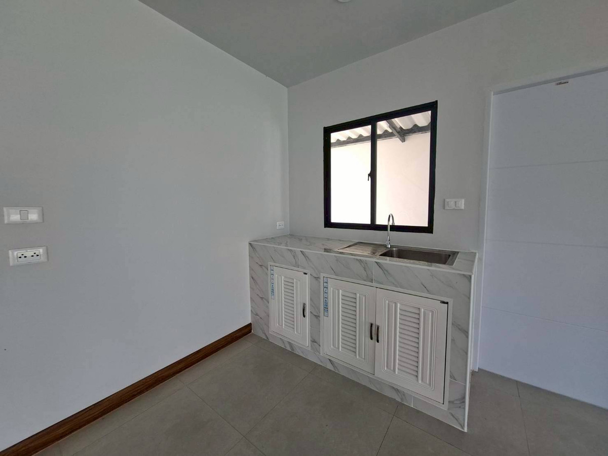 For SaleHouseLadkrabang, Suwannaphum Airport : 2-story detached house for sale, Pruksa We2 Project, On Nut-Rama 9, Soi Chaloem Phrakiat 87, lots of space, ready to move in (N.1980)