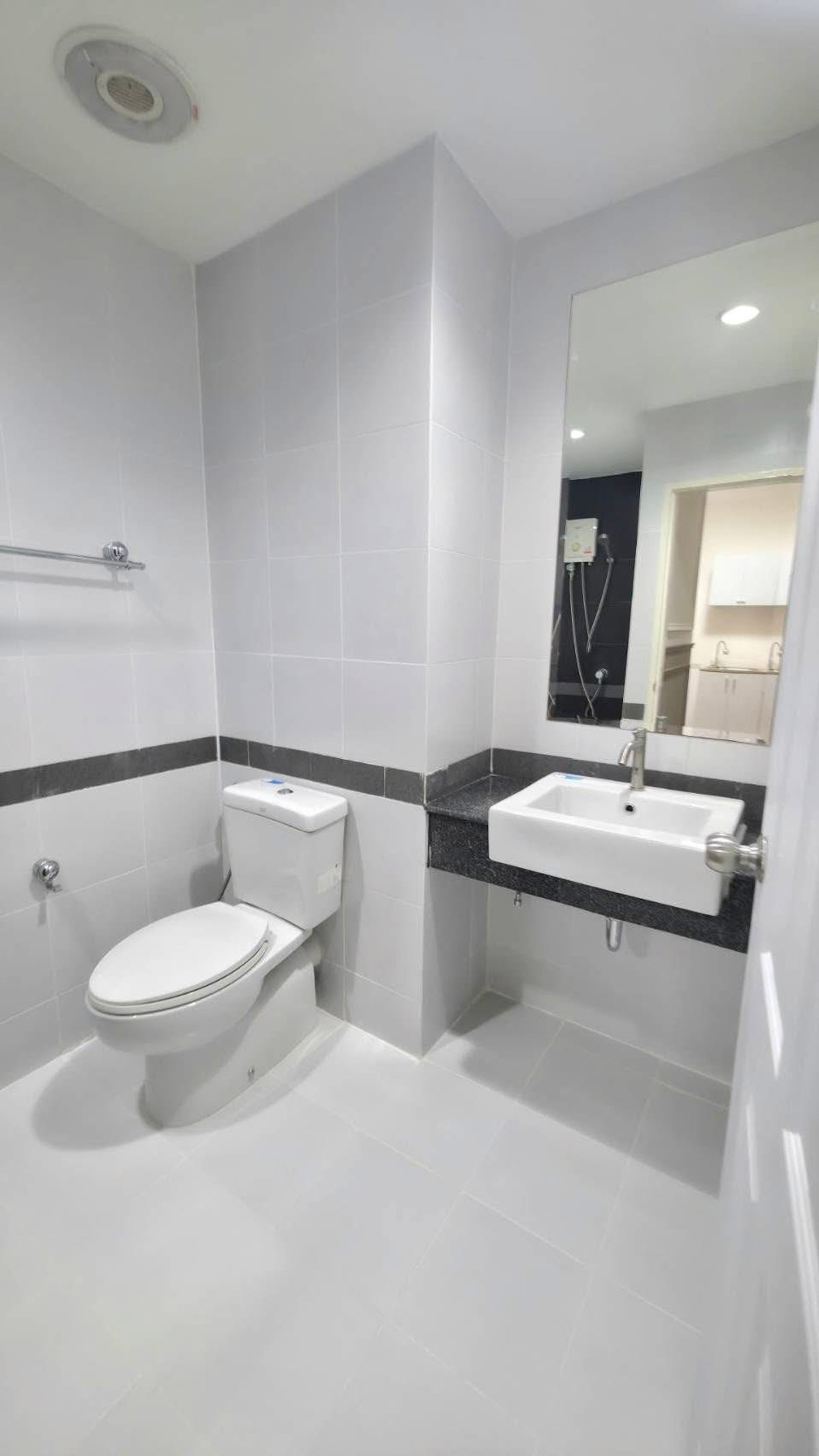 ให้เช่าคอนโดพระราม 9 เพชรบุรีตัดใหม่ RCA : ให้เช่า 📍 A Space Asoke - Ratchada 📍 เฟอร์นิเจอร์ และ เครื่องใช้ไฟฟ้าครบ ใกล้ MRT พระราม 9