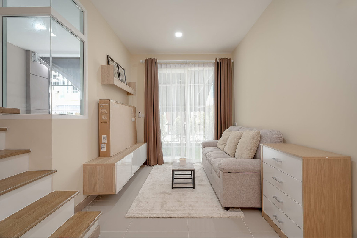 For RentTownhomePathum Thani,Rangsit, Thammasat : Townhouse for rent ✨ Golden Town Future-Rangsit ✨ 3 bedrooms, 2 bathrooms, fully furnished and equipped with appliances.