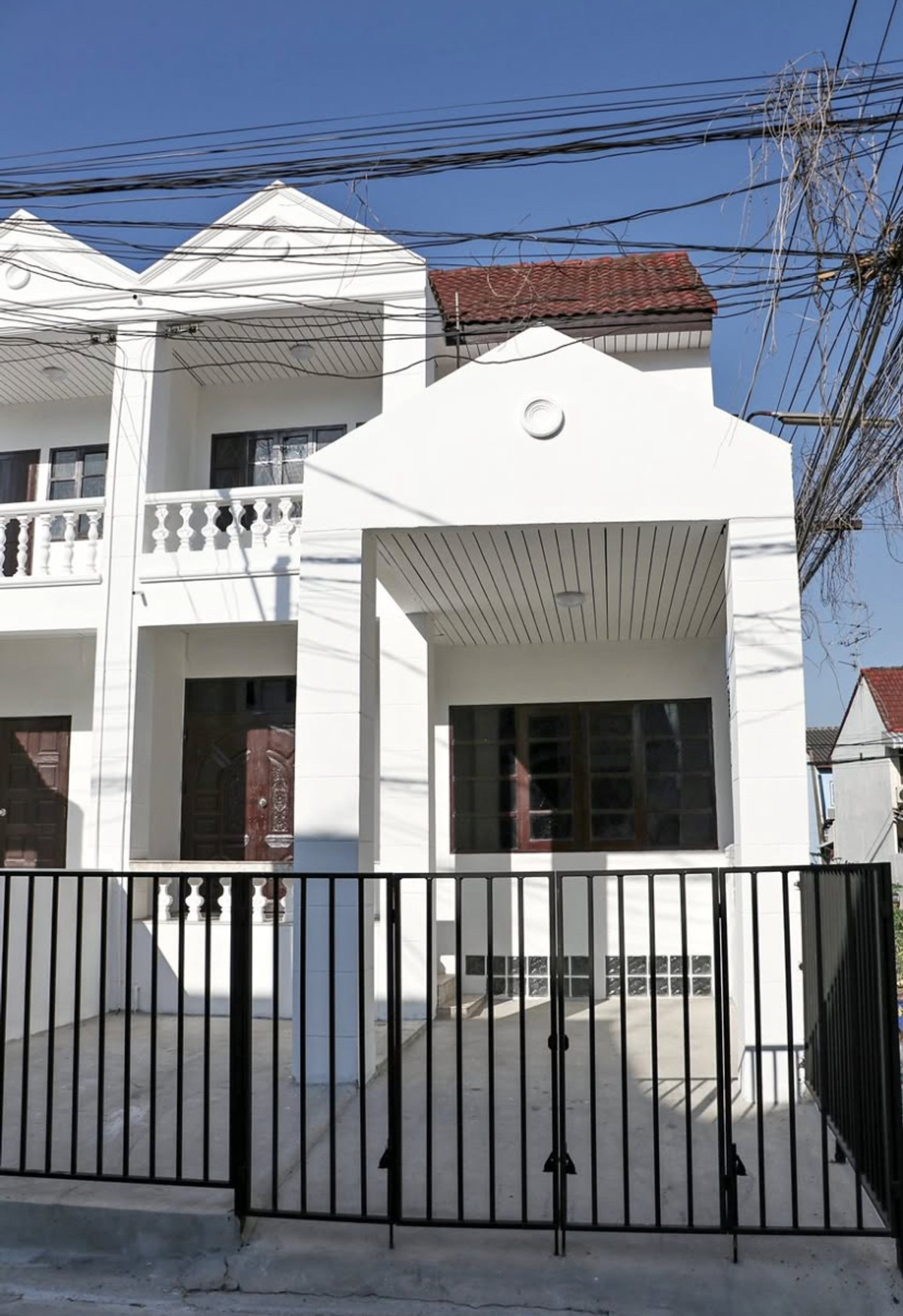 ให้เช่าทาวน์โฮมลาดกระบัง สุวรรณภูมิ : ให้เช่าทาวน์โฮม เฉลิมพระเกียรติ ร.9 ใกล้ซีคอนสแควร์ ศรีนครินทร์ และรถไฟฟ้า mrt ศรีอุดม 1.2 กม. 