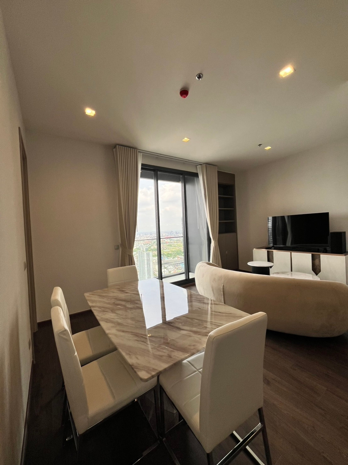 For RentCondoRatchathewi,Phayathai : 📢(for rent) The Address Siam-Ratchathewi only 150 meters from BTS Ratchathewi.