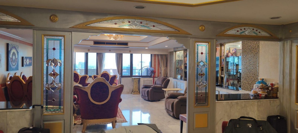 ขายคอนโดสุขุมวิท อโศก ทองหล่อ : ขายคอนโดหรูชั้นสูง 4 ห้องนอน ขนาด 352 ตารางเมตร @เอกมัย